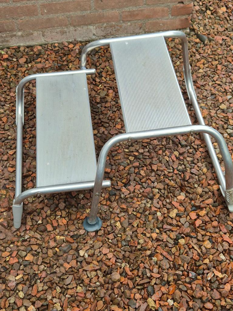 Opstapje voor caravan, Ophalen, Zo goed als nieuw