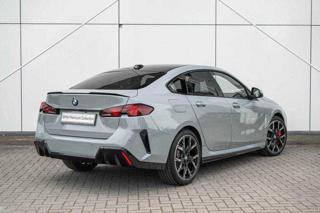 BMW 2 Serie Gran Coupé 220 M Sport Automaat / Trekhaak / Sp, Auto's, BMW, Gebruikt, 156 pk, Met garantie (alle), Origineel Nederlands