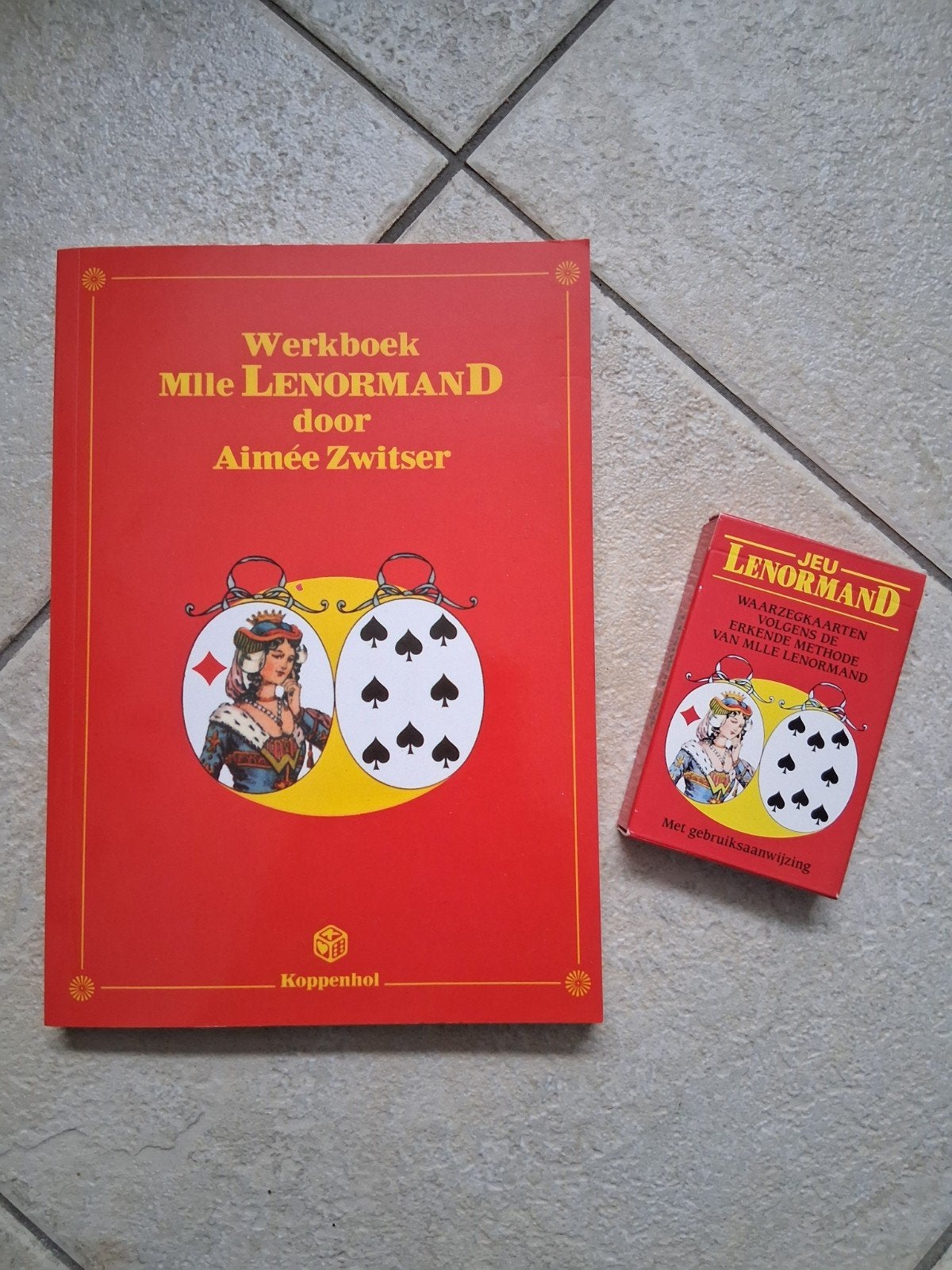 A. Zwitser - Werkboek + kaartenset Mlle Lenormand, Astrologie, Overige typen, Ophalen of Verzenden, Zo goed als nieuw