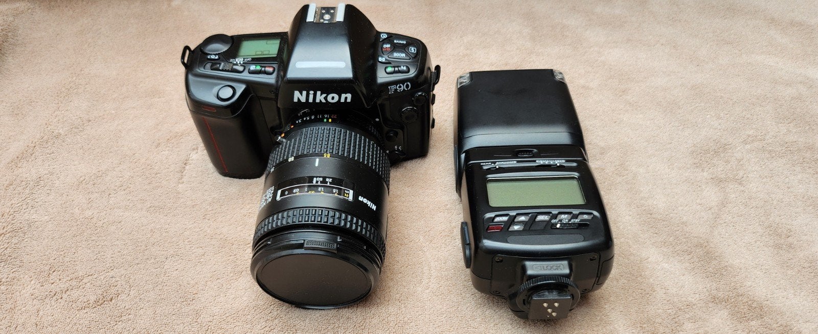 Nikon F90 camera met flitser, Ophalen of Verzenden, Zo goed als nieuw, Spiegelreflex, Nikon