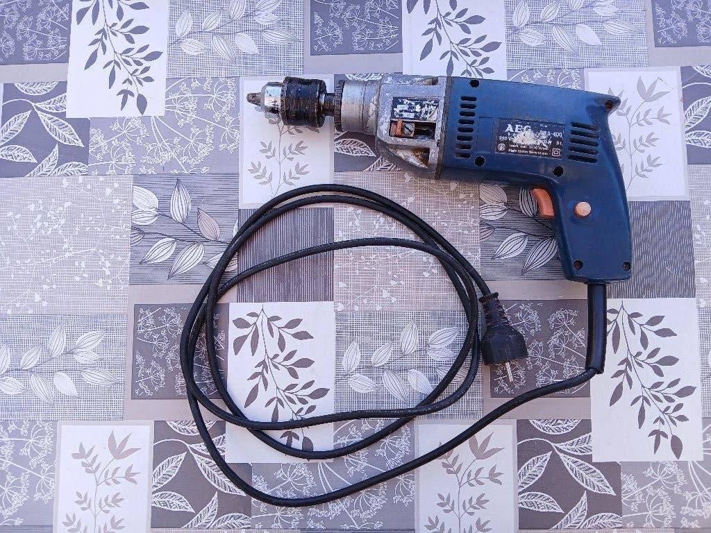 Boormachine AEG, Gebruikt, Variabele snelheid, 400 tot 600 watt, Ophalen
