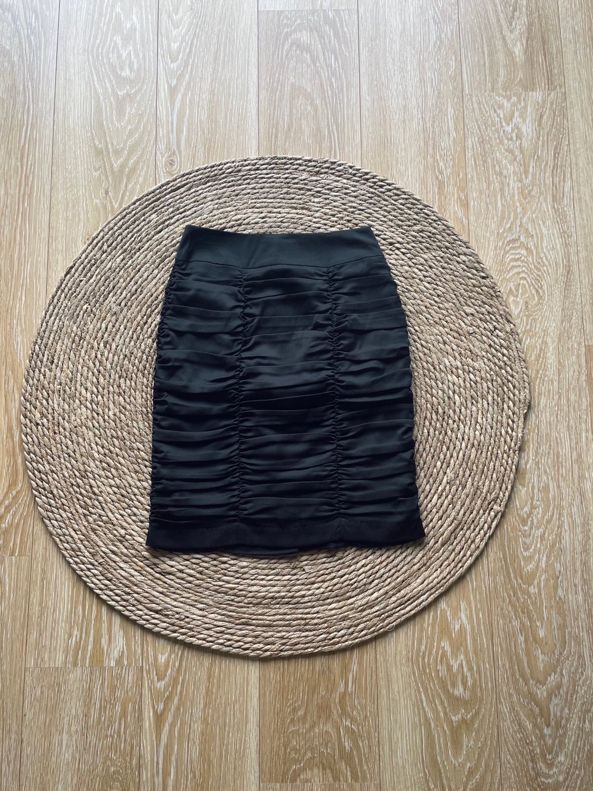 Nauwsluitende geplooide high waist rok maat S, Zwart, Nieuw, Ophalen of Verzenden, Knielengte
