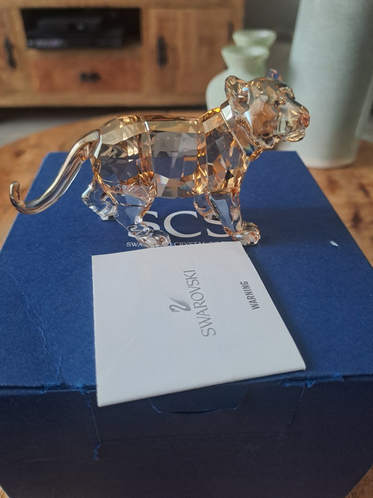Swarovski Tijger Welp Kristal met Doos en Certificaat, Verzamelen, Swarovski, Ophalen of Verzenden, Zo goed als nieuw, Figuurtje