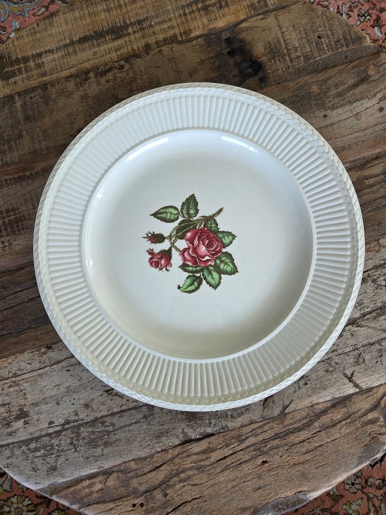 Wedgwood Moss Rose gebakschotel bord 32,5 cm, Klassiek, Ophalen of Verzenden, Zo goed als nieuw, Bord(en)
