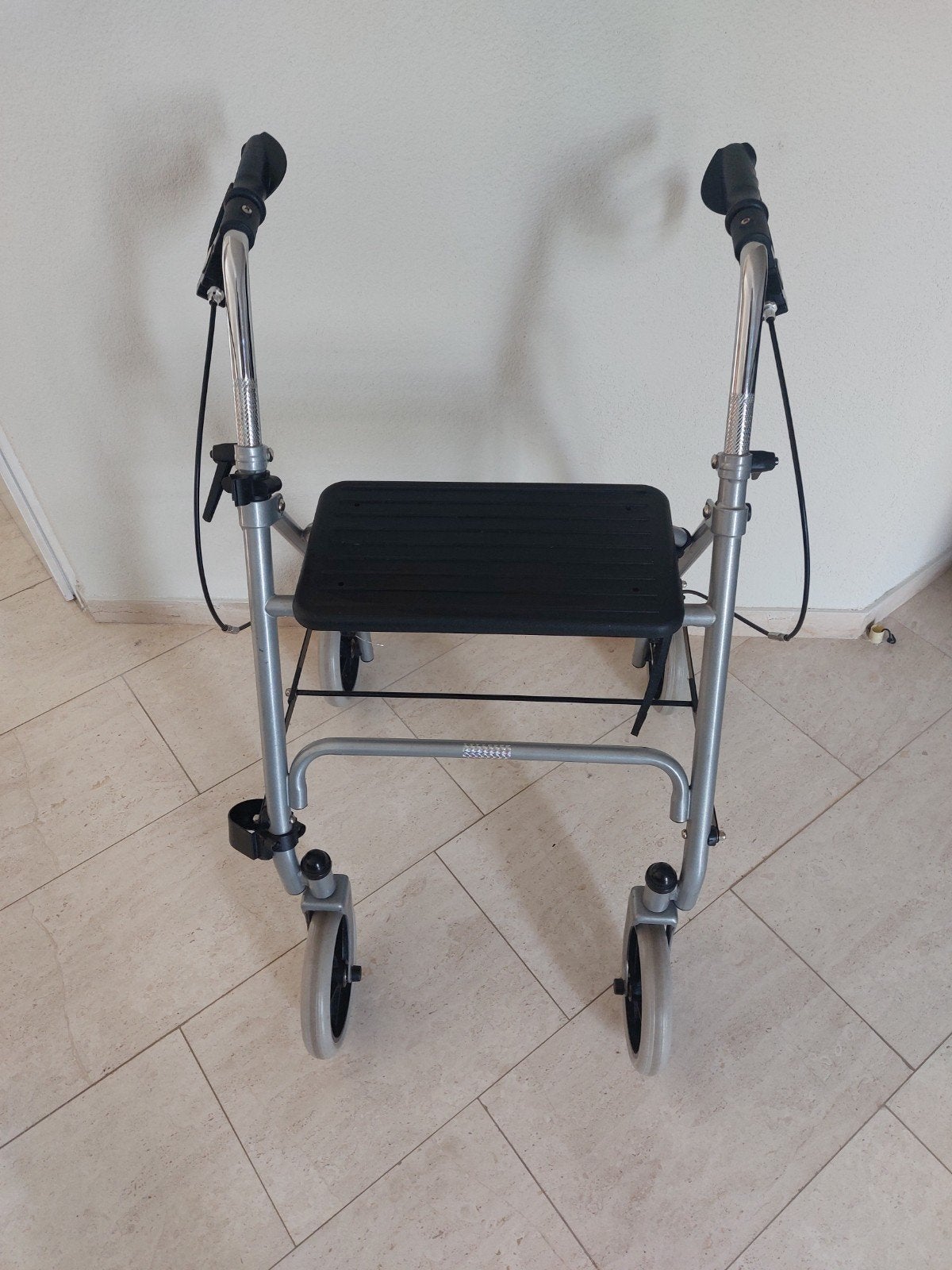 Rollator - moet snel weg, Ophalen, Opvouwbaar, Gebruikt