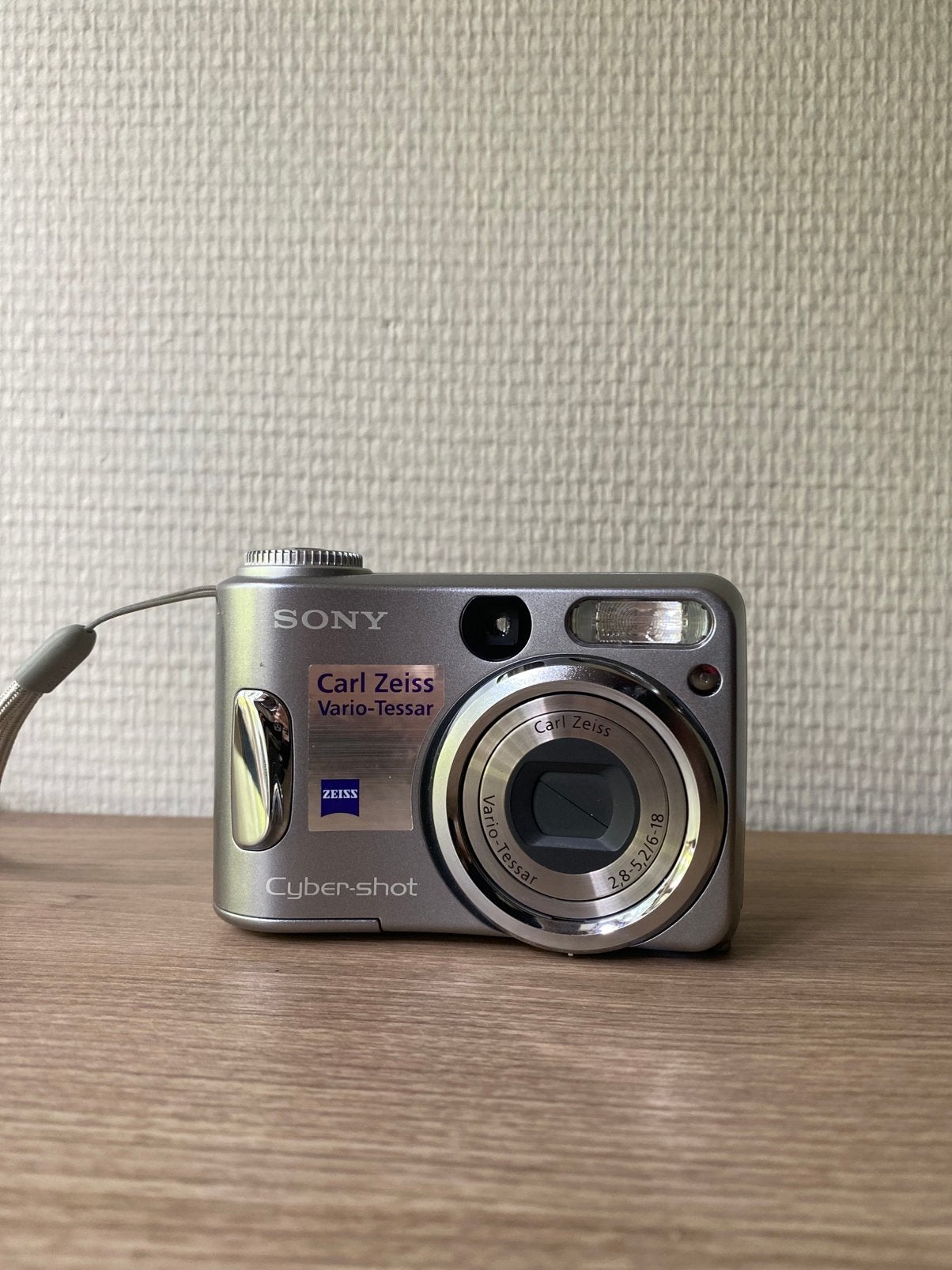 Sony cyber-shot DSC-S60 compactcamera, Ophalen of Verzenden, Zo goed als nieuw, Sony