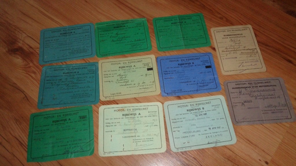 Antieke vervallen rijbewijs verzameling, Antiek en Kunst, Verzenden