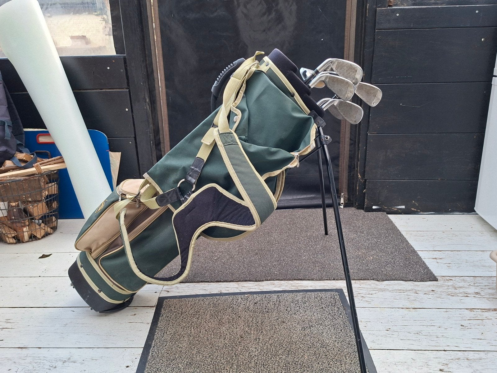 Foto 3 van Complete golfset: golftas met 8 clubs