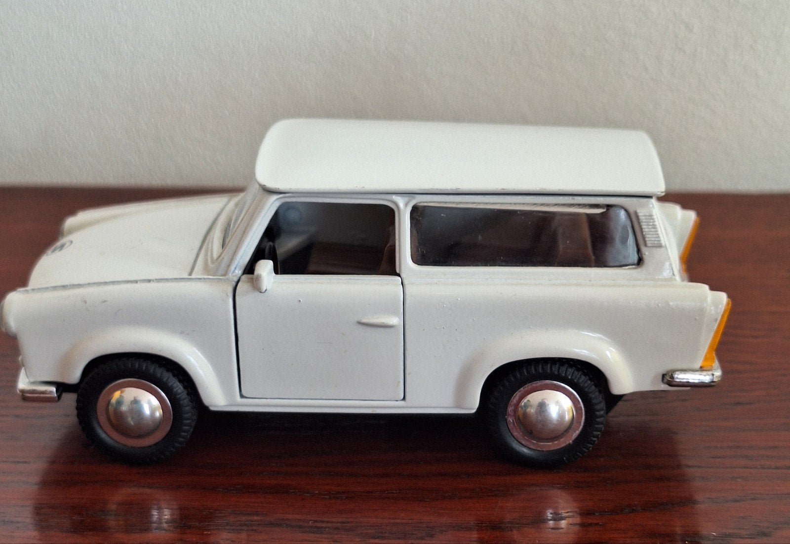 Een pull-back Trabant DDR-1989  SS 4726, Ophalen of Verzenden, Zo goed als nieuw, Auto