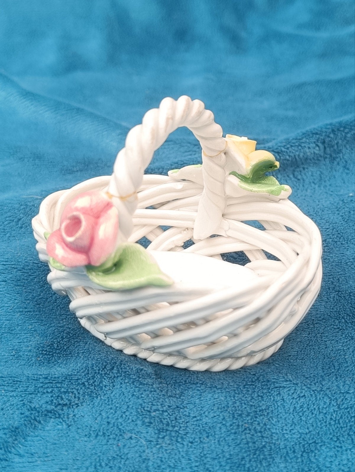 Porseleinen mandje - Capodimonte, Antiek en Kunst, Ophalen of Verzenden