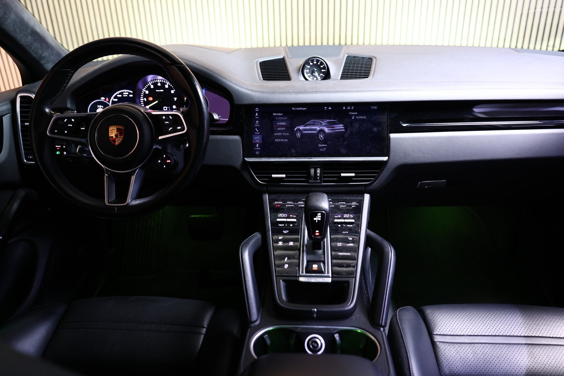Porsche Cayenne Coupé 3.0 E-Hybrid KRIJT NAVI CAMERA TREKHA, Auto's, Porsche, Automaat, Cayenne, 14 kWh, Euro 6