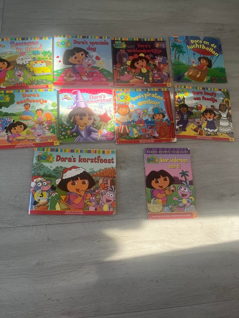 Dora the Explorer Boeken Collectie - 10 Boeken, Ophalen, Zo goed als nieuw