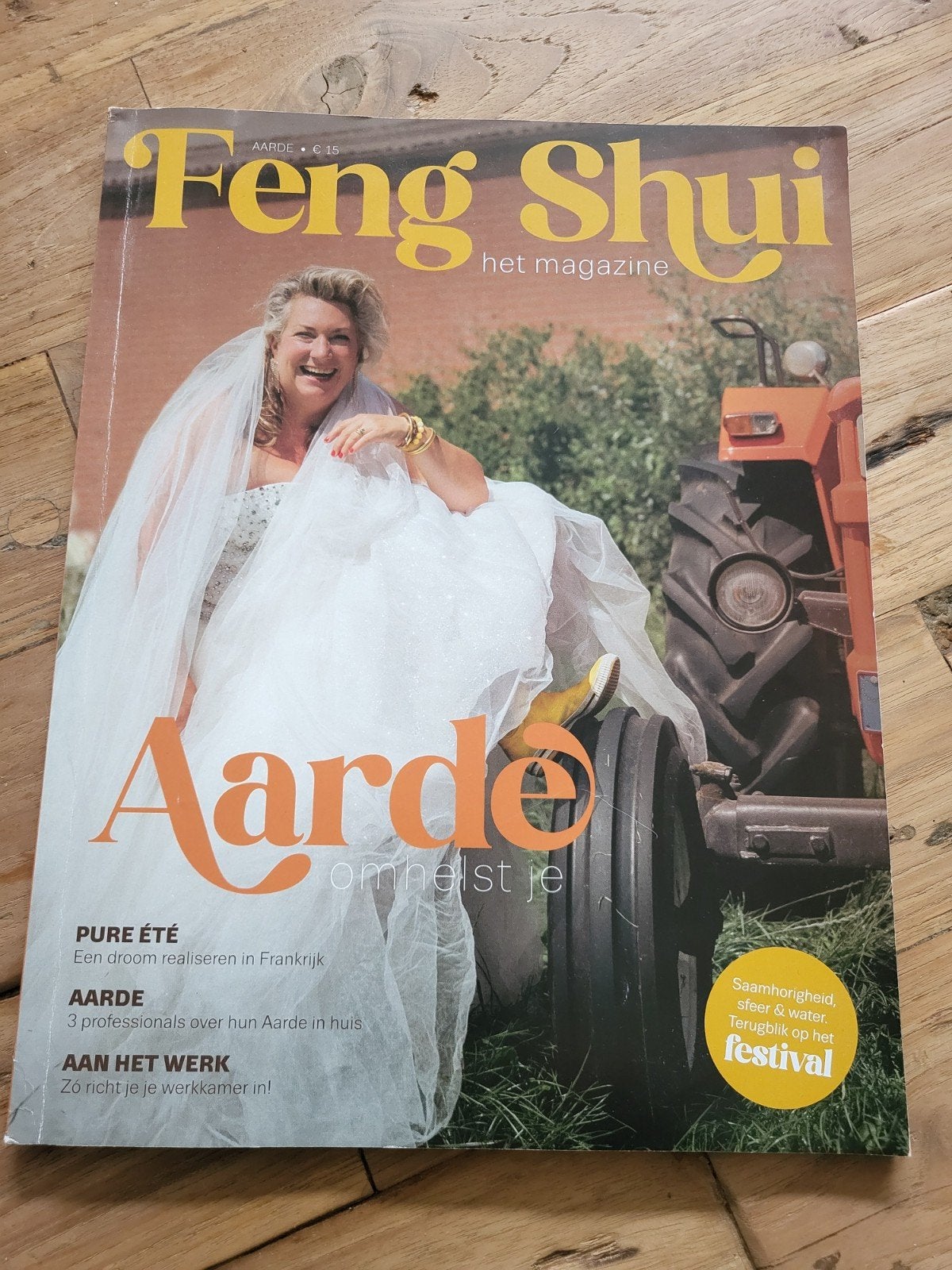 Feng Shui het magazine thema Aarde van Melati Helmhout, Ophalen, Zo goed als nieuw, Lichaam en Geest