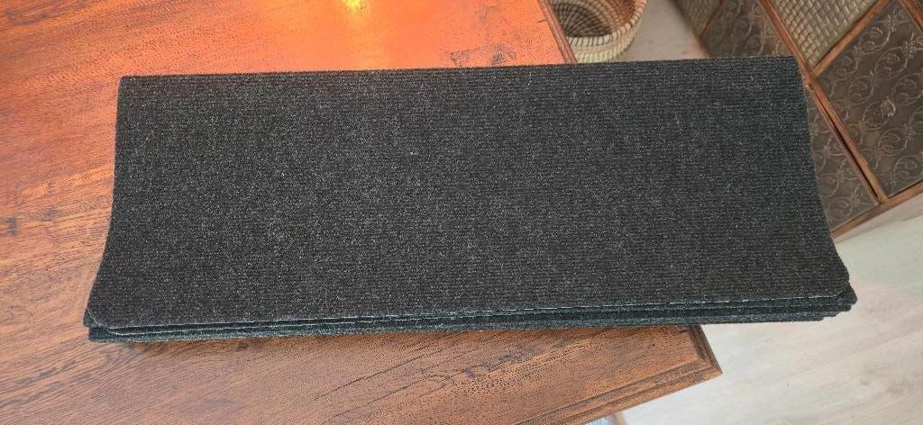 Trapmatten plak - 13 stuks - zwart antreciet, Huis en Inrichting, Ophalen of Verzenden, Nieuw, Zwart, Overige typen