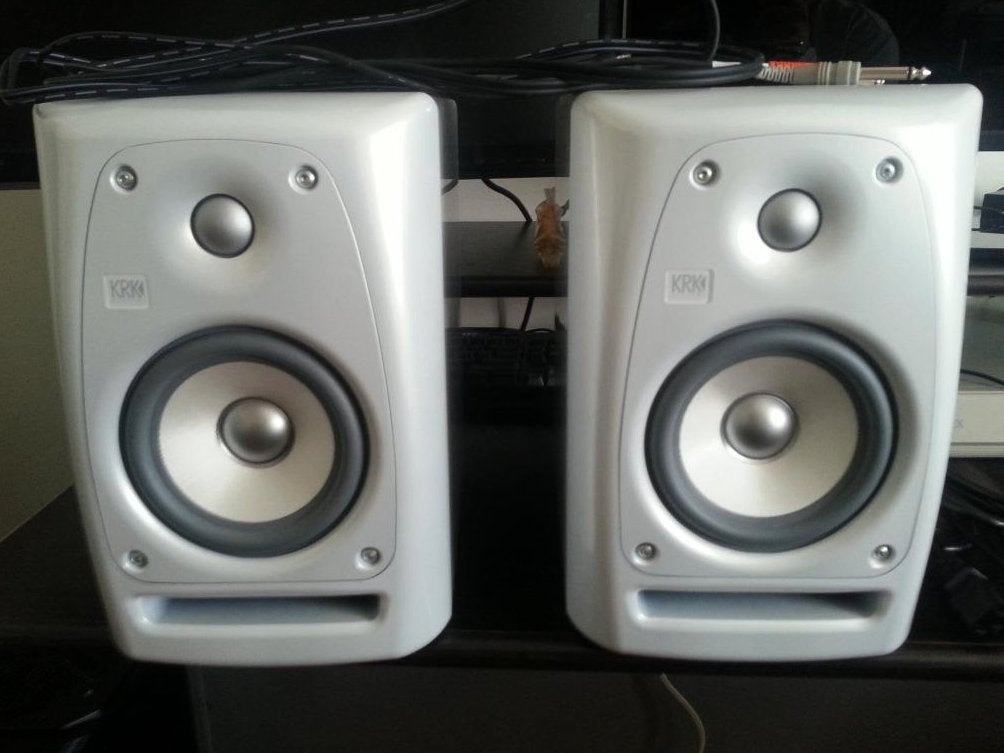 2x LIMITED EDITION GREY KRK Rokit 5 G2 speakers dj 6 actief