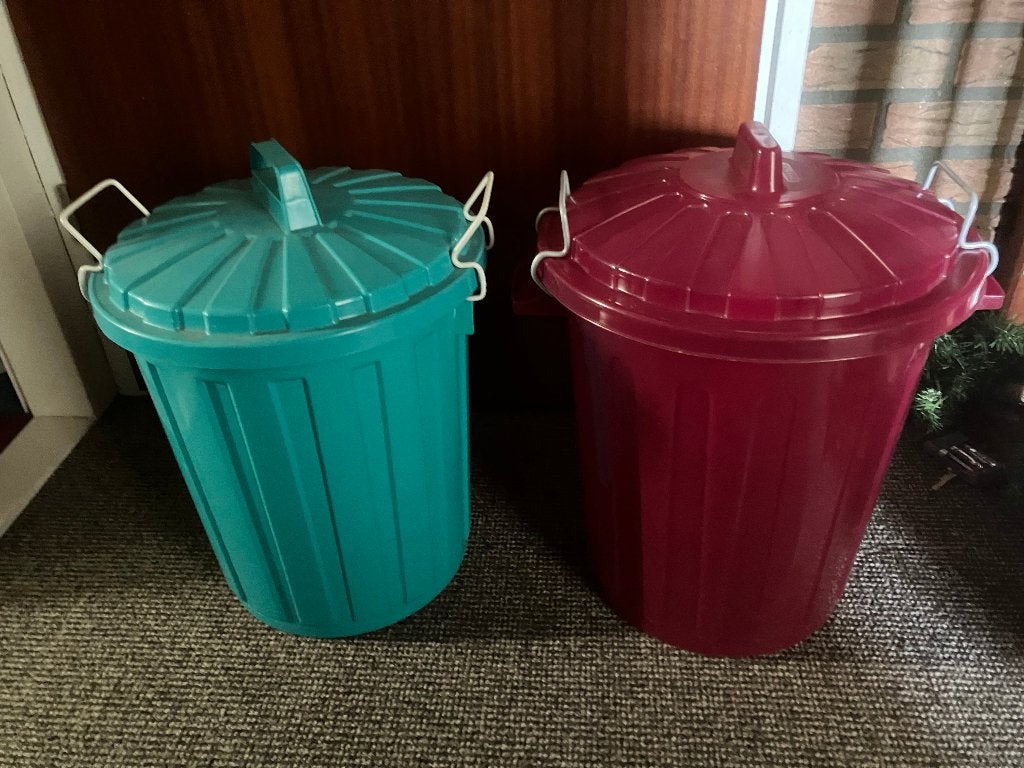 2 plastic opbergtonnen speelgoed ton, Ophalen, 50 tot 100 cm, Zo goed als nieuw, Minder dan 50 cm