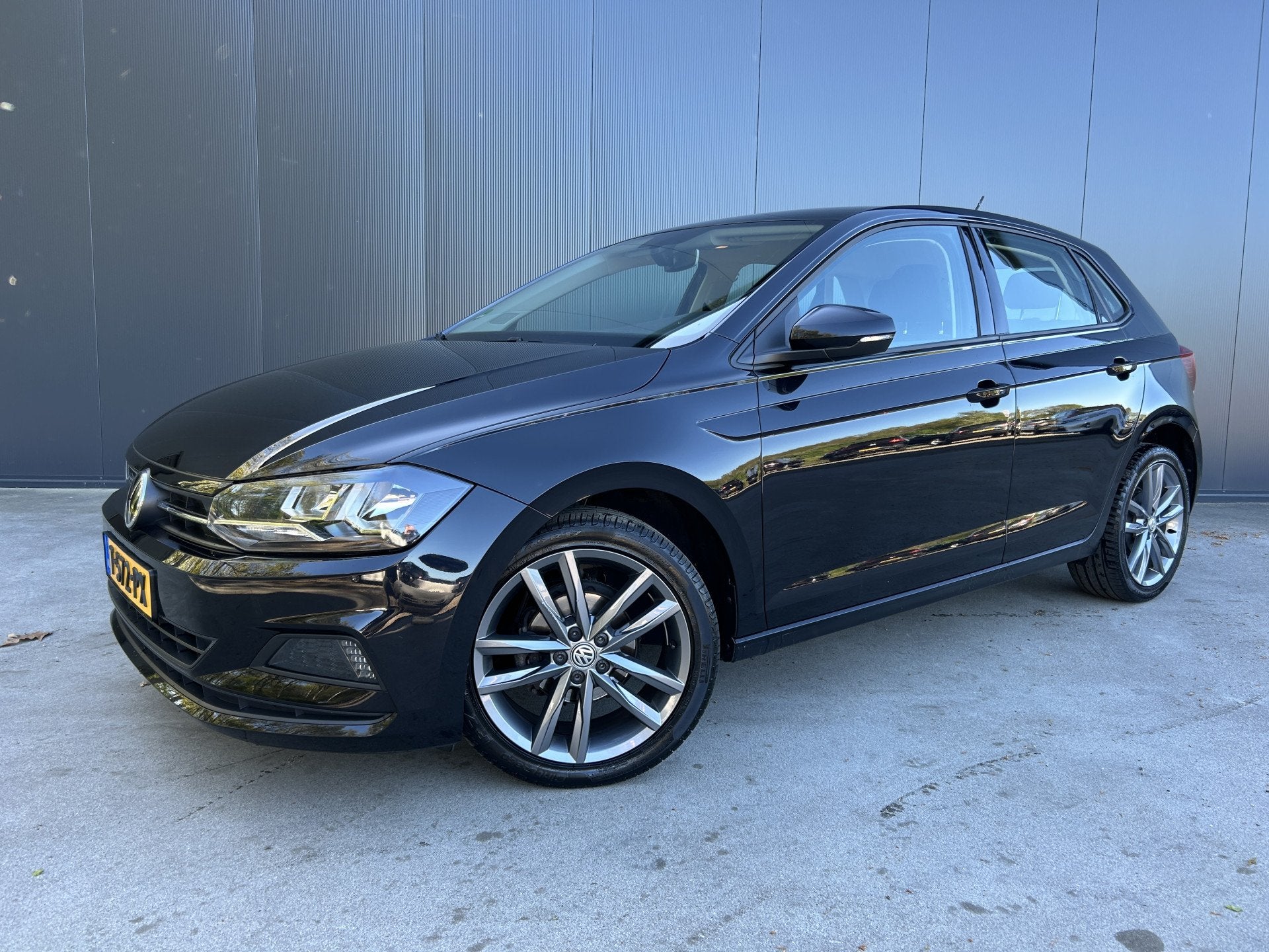 Volkswagen Polo 1.0 TSI Highline VIRTUAL COCKPIT CRUISE LED, Voorwielaandrijving, Euro 6, 1055 kg, Zwart
