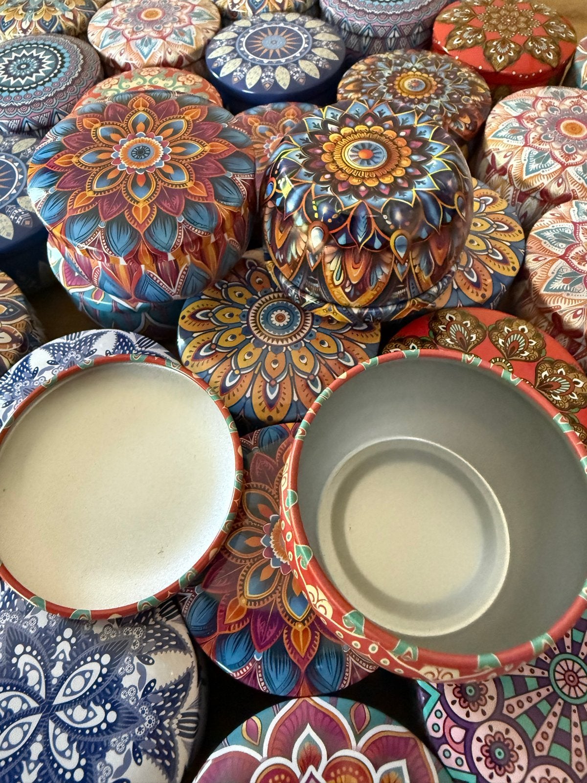 48 Meerkleurige Hobby Blikjes voor Kaarsen of Sieraden, Hobby en Vrije tijd, Overige Hobby en Vrije tijd, Ophalen of Verzenden