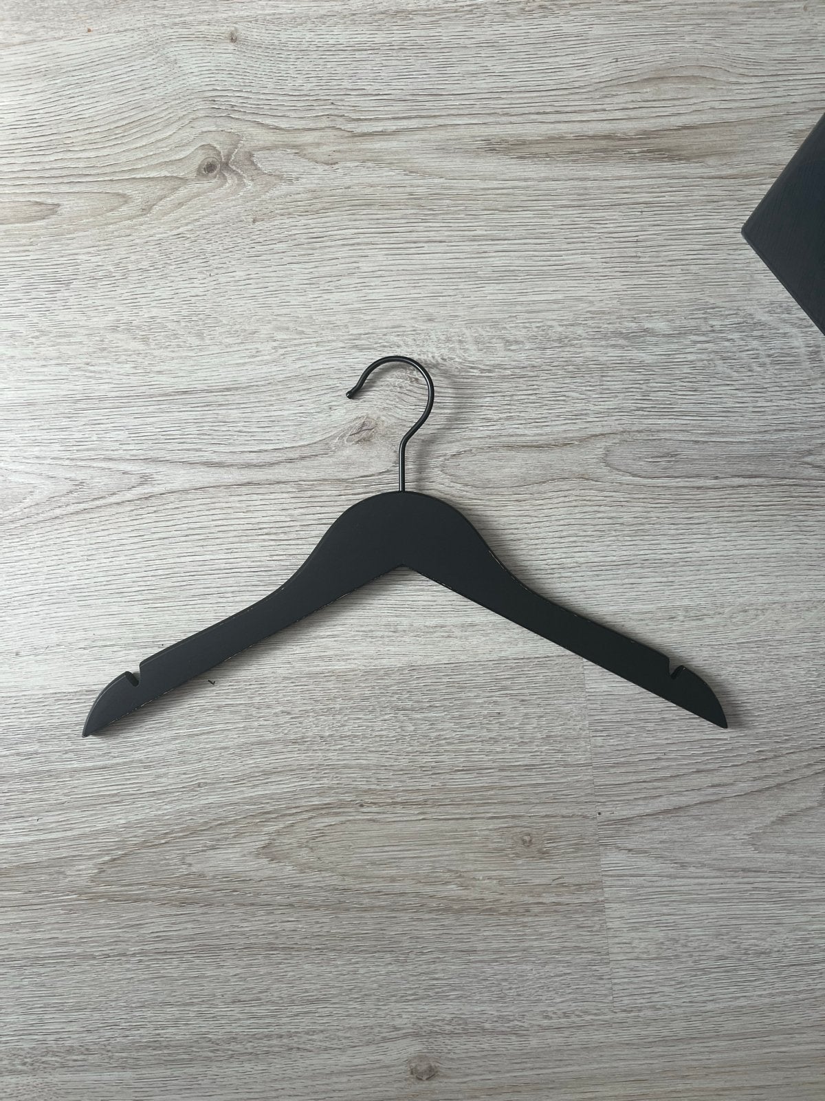 65 zwarte kinderkledinghangers 36 cm, Kleding | Dames, Kledinghangers, Ophalen of Verzenden, Gebruikt, Overige materialen, Kinderen