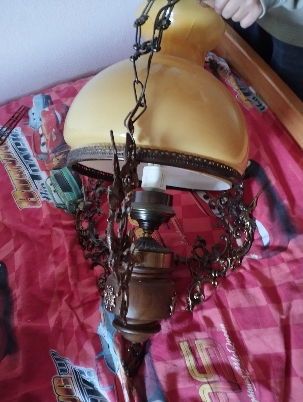 Antieke Hanglamp met Glazen Kap en Sierlijke Details, Antiek en Kunst, Ophalen