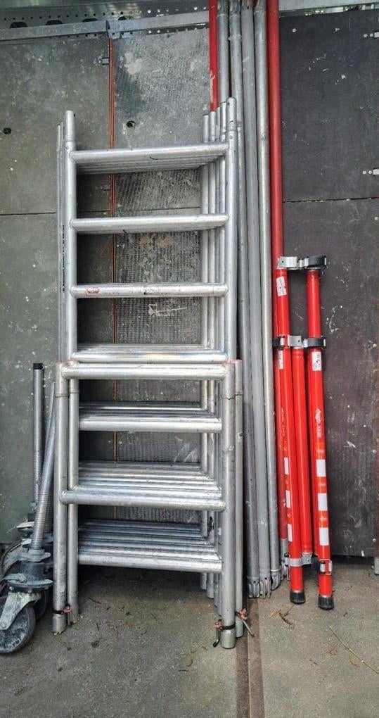 Te koop altrex rolsteiger werkhoogte 8.20 meter, Doe-het-zelf en Verbouw, Steigers, Altrex 5100, Ophalen of Verzenden, Rolsteiger of Kamersteiger