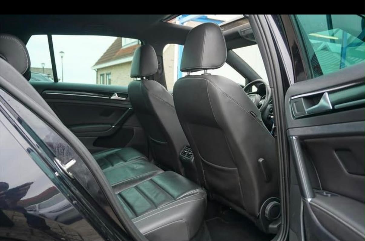 Foto 24 van Volkswagen Golf 2.0 TSI R 221KW 5D 4MOTION DSG 2014 Zwart