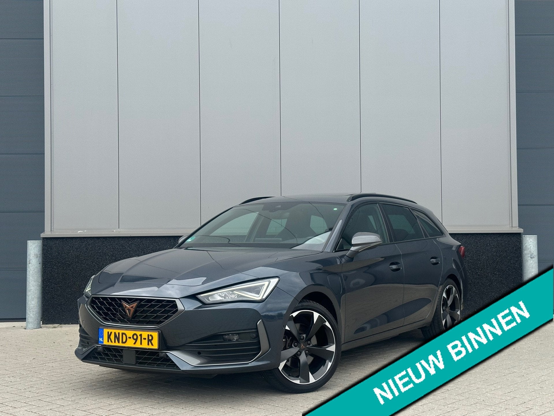 Cupra Leon Sportstourer 1.4 e-Hybrid VZ |PANO|ACC|STUURVERWA, Auto's, Cupra, Gebruikt, 4 cilinders, Leon, Leder en Stof