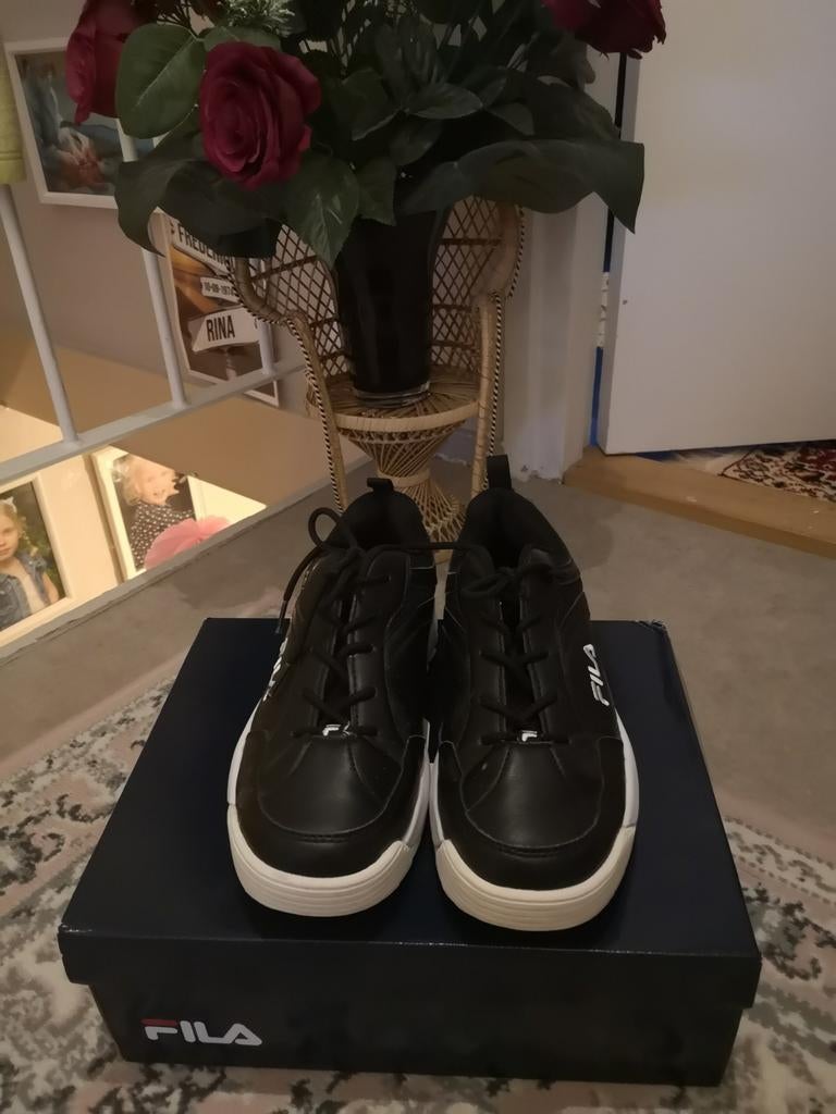 Nieuwe FILA veter sneakers, Ophalen of Verzenden, Nieuw