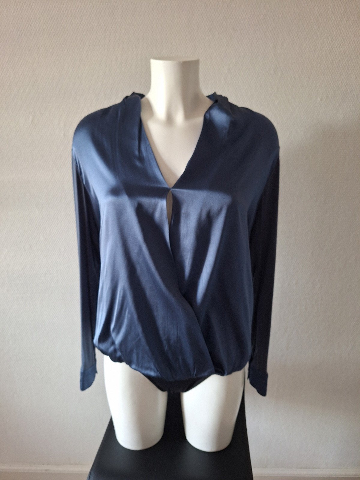 Pieszak satijnen blouse/body in maat 38 (M), Kleding | Dames, Maat 38/40 (M), Blauw, Pieszak, Ophalen of Verzenden