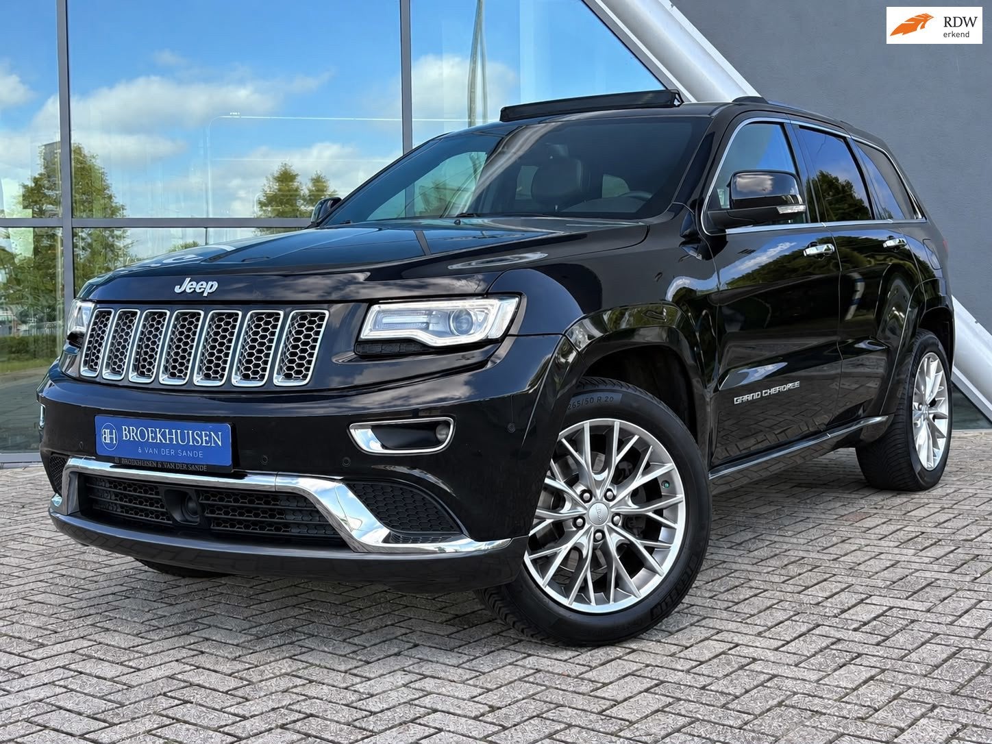 Jeep Grand Cherokee 3.0 CRD 75th Anniversary 250pk Panoramad, Auto's, Automaat, Dealer onderhouden, Gebruikt, Bedrijf