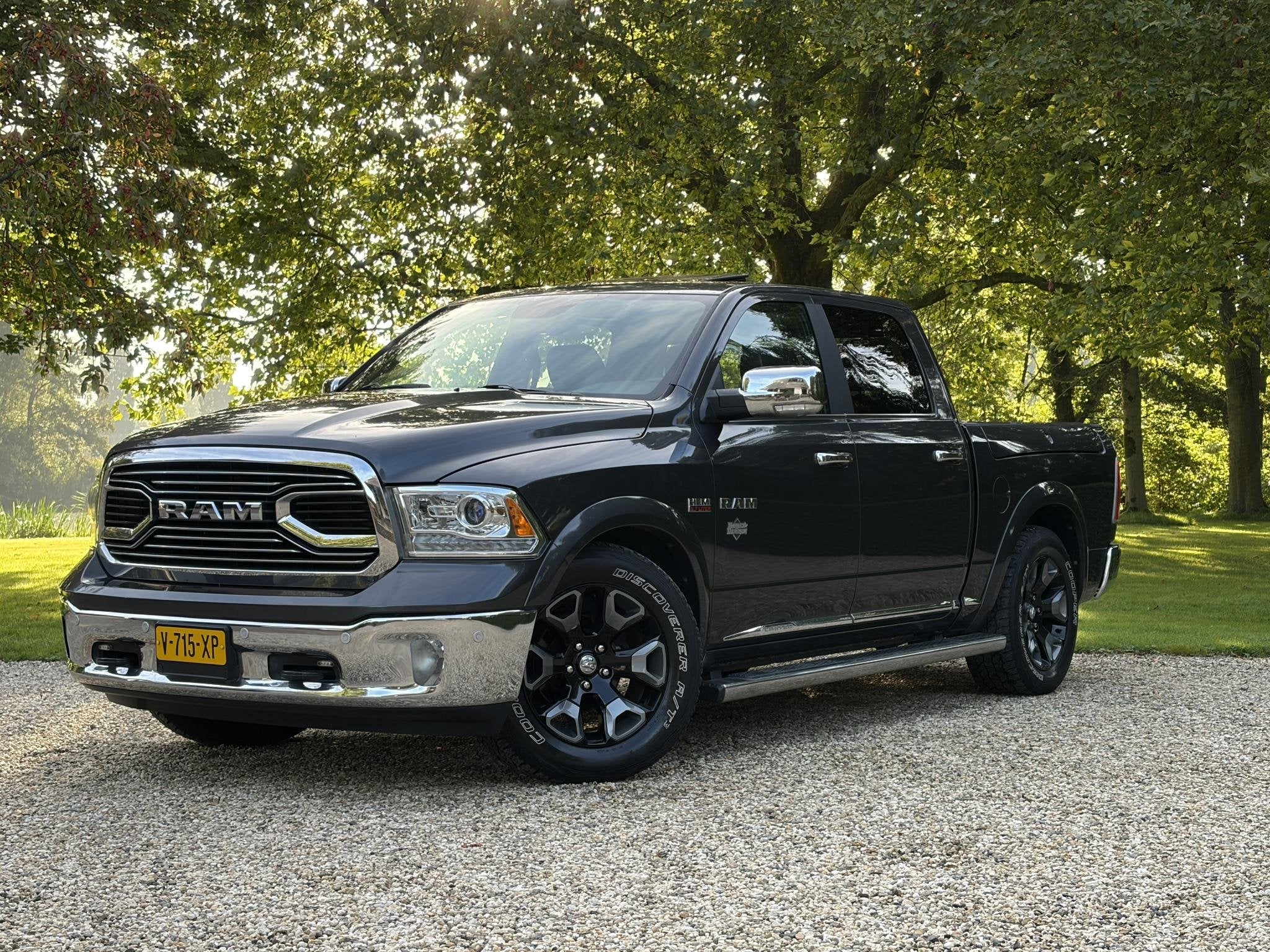Dodge Ram 1500 5.7 V8 4x4 Crew Cab 5'7 Longhorn *Luchtvering, Auto's, Automaat, Gebruikt, 5654 cc, Bedrijf