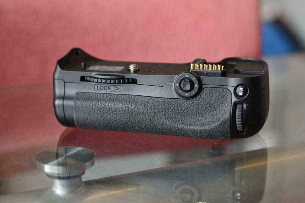 Nikon MB-D10 verticale grip voor D700 (e) en D300 (s), Gebruikt, Nikon, Nikon.nl@cffcommunications.nl, Nikon Europe B.V.