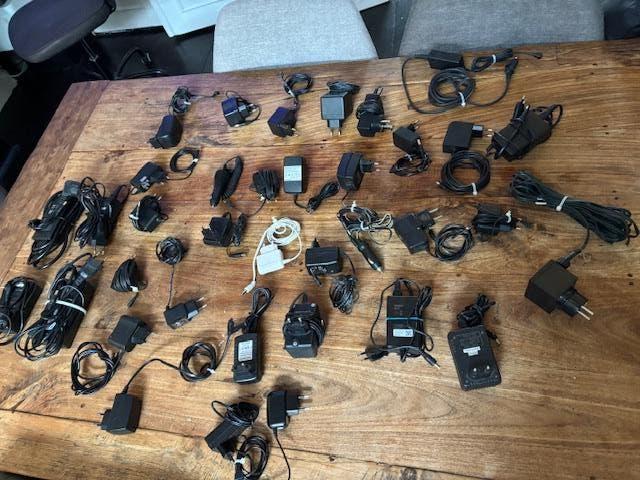 Adapters & laders allerlei 220V/5V, 12V, 24V etc. 1 Koop, Ophalen of Verzenden, Gebruikt, Overige typen