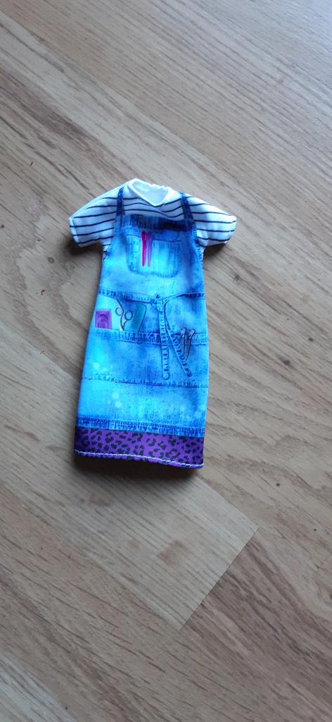 Barbie - Salon Style, Verzenden, Gebruikt, Kleertjes