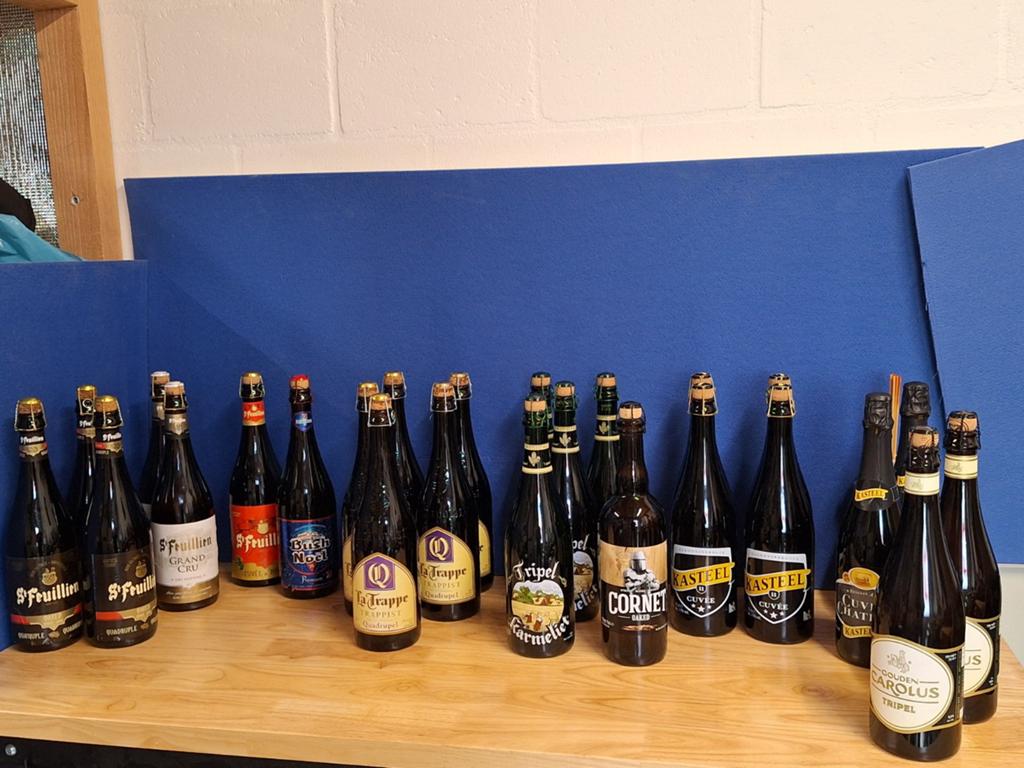 Beste bierliefhebbers,wegens stoppen  bierverzameling., Verzamelen, Biermerken, Ophalen of Verzenden, Nieuw, Flesje(s), Overige merken