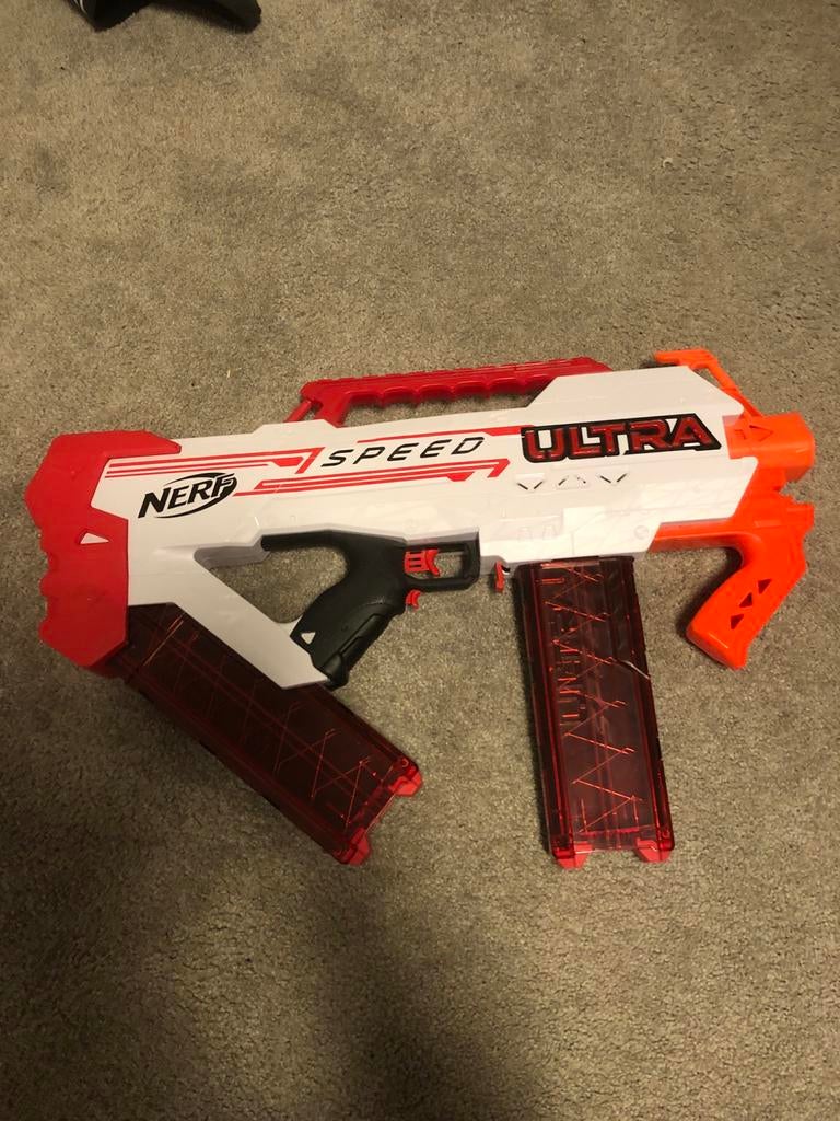 Nerf Ultra Speed Elektrisch Blaster + 20 pijltjes, Kinderen en Baby's, Speelgoed | Buiten | Actiespeelgoed, Ophalen, Zo goed als nieuw