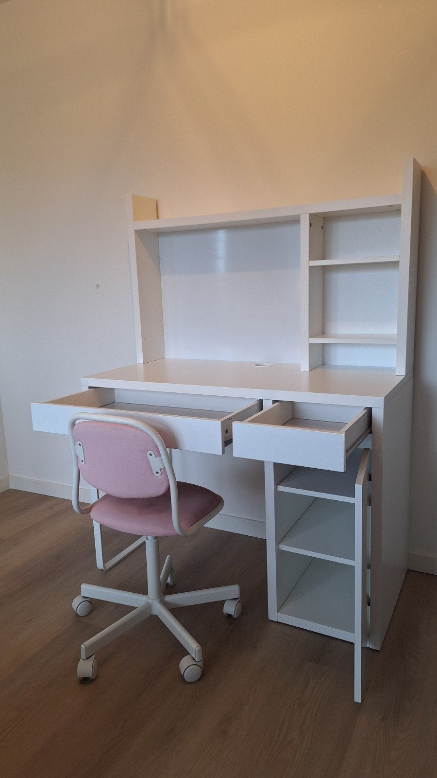 Wit bureau Micke met stoel, Huis en Inrichting, Ophalen, 105 cm, Gebruikt, 50 cm