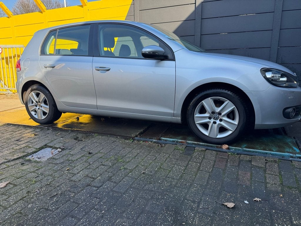 Volkswagen Golf 1.4 2009 achteruitrijcamera CarPlay pdc, Voorwielaandrijving, Stof, Zwart, 4 cilinders