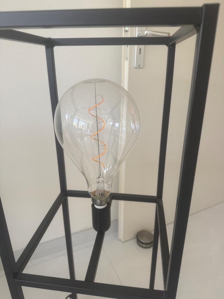 Staande lamp, Huis en Inrichting, Lampen | Vloerlampen, Ophalen, Zo goed als nieuw, Kunststof, 100 tot 150 cm