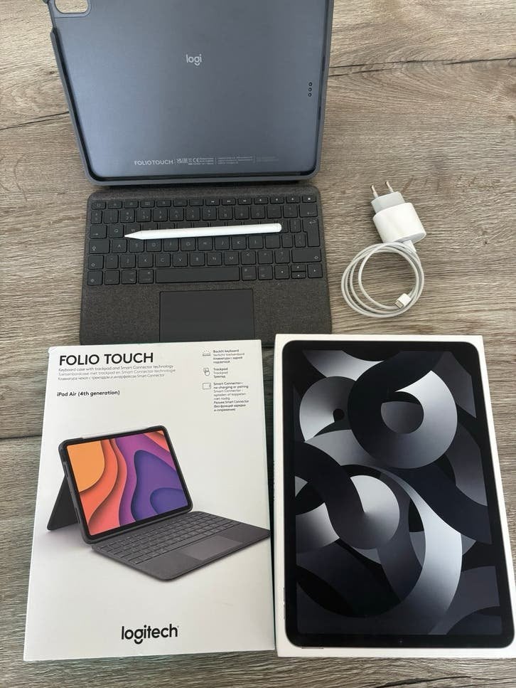 Apple iPad Air (5e generatie) 64GB Wi-Fi + 5G Space Gr
