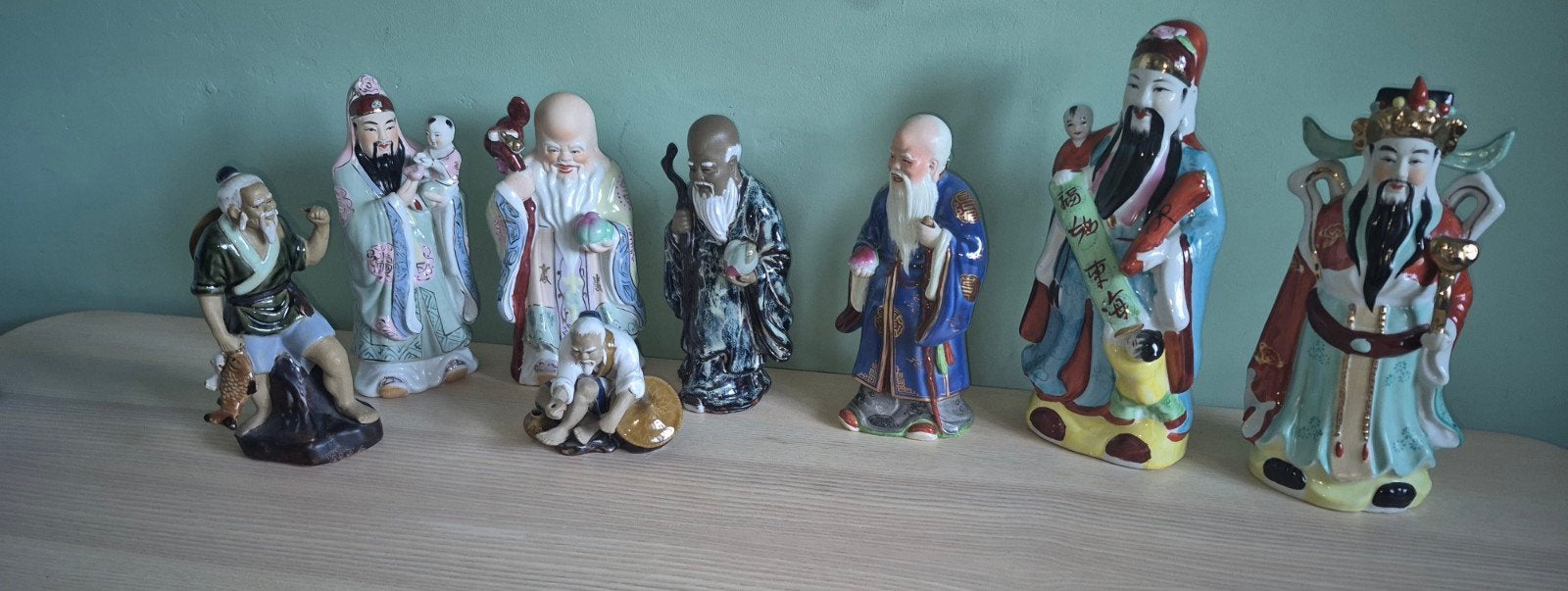 Set van 8 Chinese porseleinen beelden - Geluksgoden, Overige onderwerpen, Ophalen of Verzenden, 20 - 50 cm, Steen of Keramiek