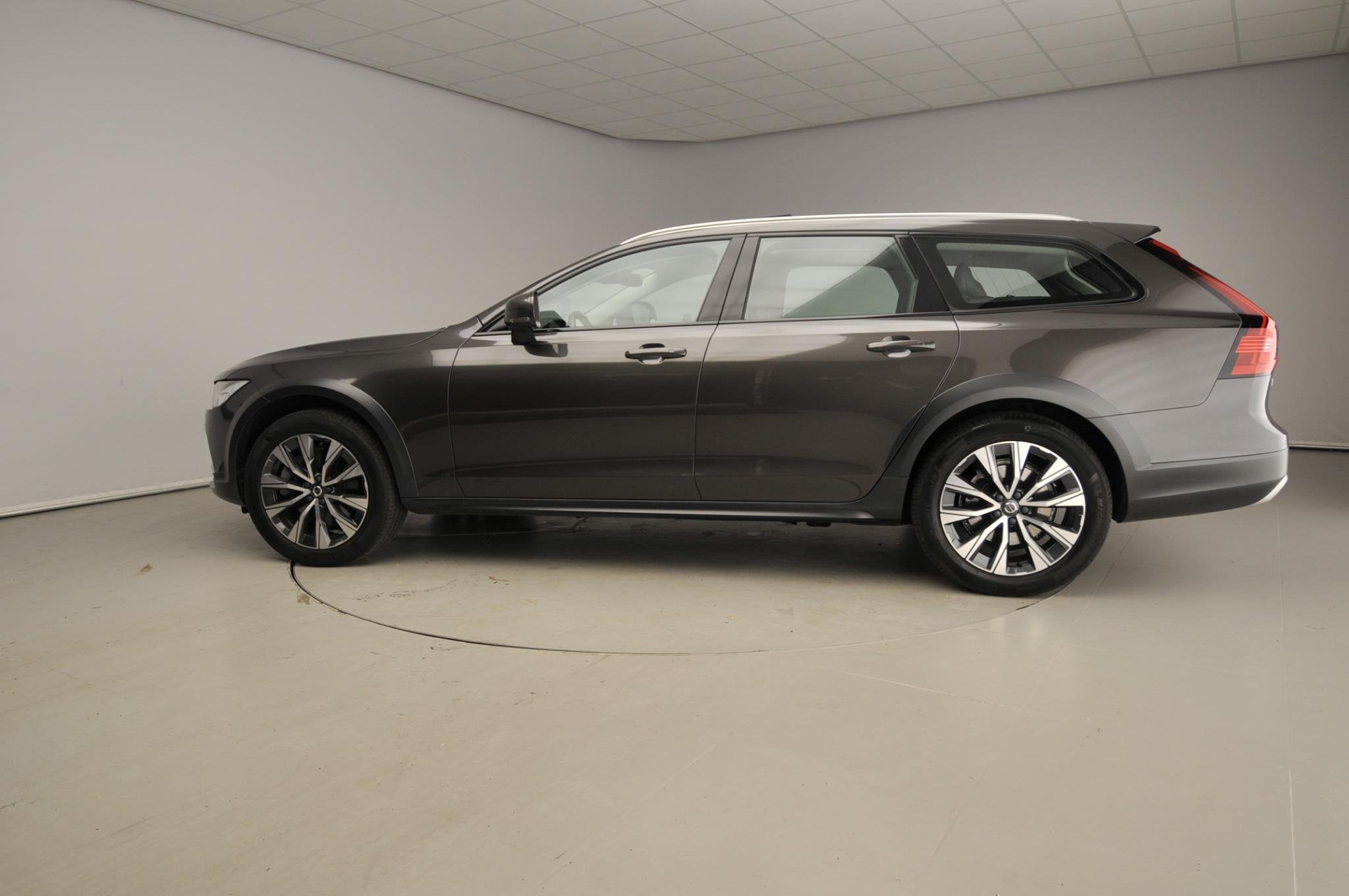Volvo V90 Cross Country 2.0 B5 AWD Pro | Trekhaak | Schuifda, Auto's, Volvo, 4 cilinders, 1969 cc, Vierwielaandrijving, 1830 kg