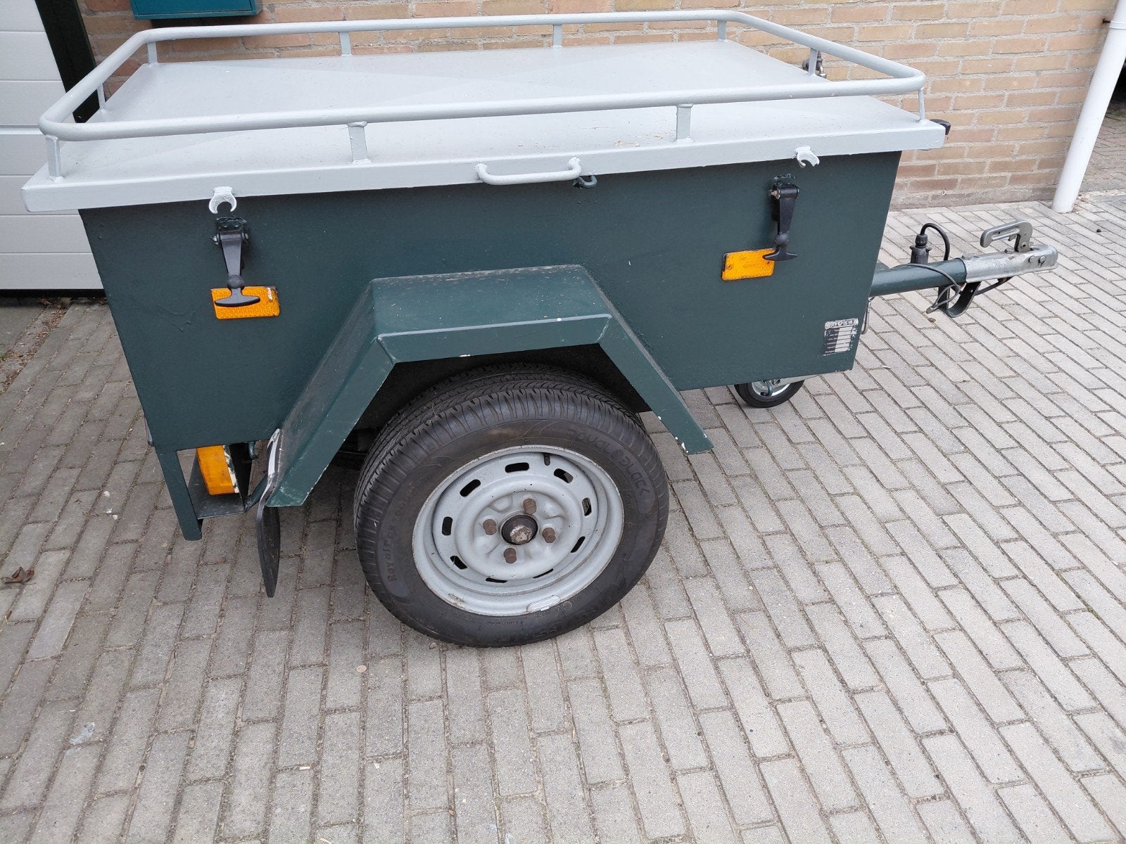 Compacte aanhangwagen met deksel en imperiaal, Ophalen of Verzenden, Gebruikt