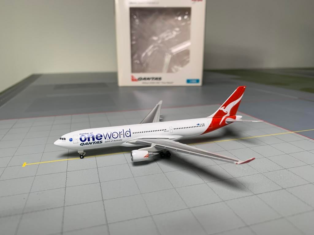 Qantas oneworld Airbus A330-200 herpa wings schaal 1:500, Ophalen of Verzenden, Zo goed als nieuw, Schaalmodel