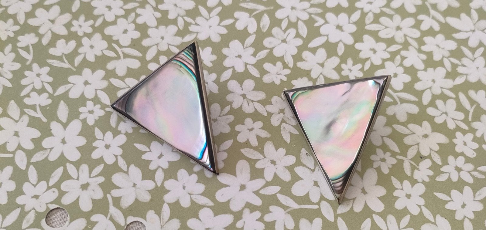 Vintage Alpaca zilveren driehoekige Abalone parelmoer clips, Sieraden, Tassen en Uiterlijk, Ophalen of Verzenden, Zo goed als nieuw