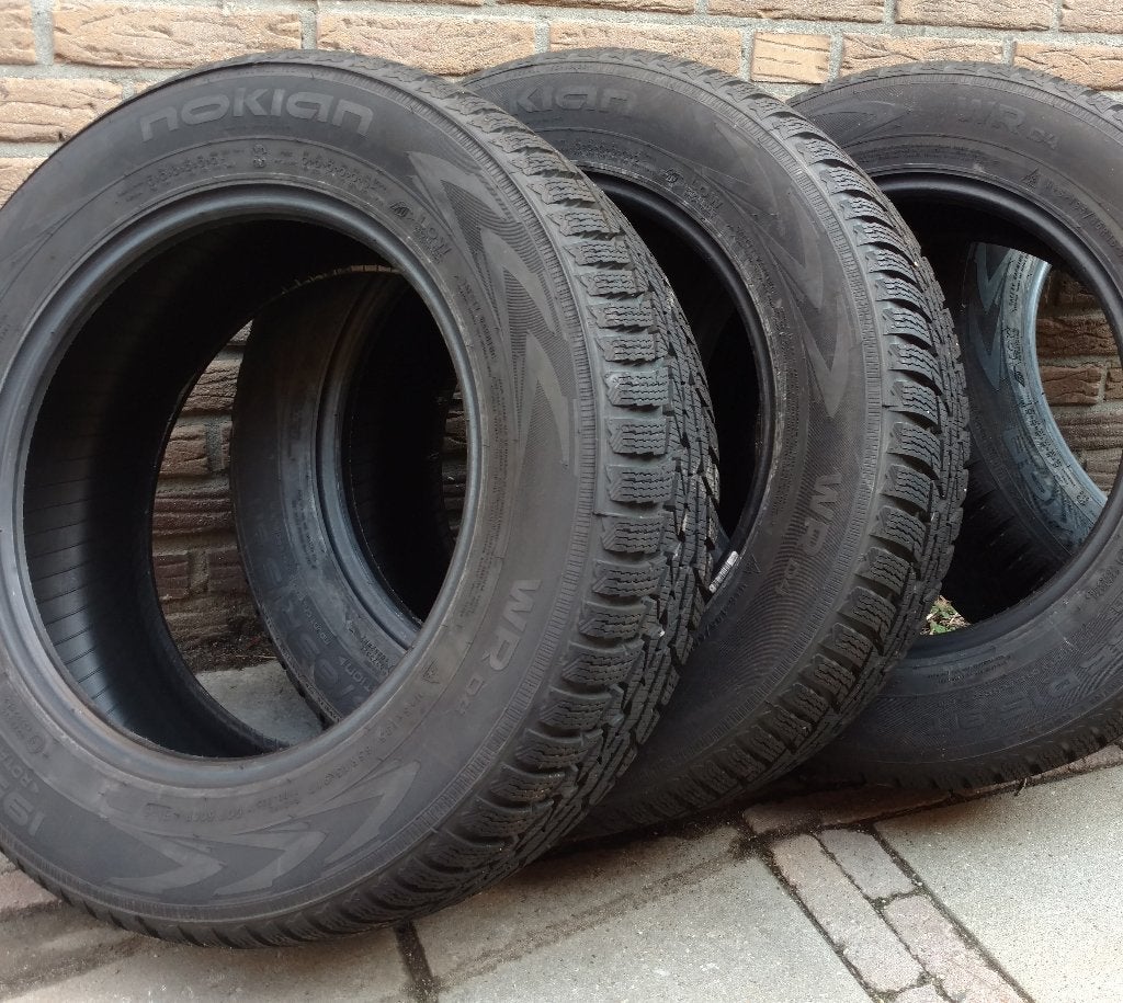 Nokian WR D4 Winterbanden 195/65 R15, Auto-onderdelen, Banden en Velgen, Ophalen, Gebruikt, 15 inch, Winterbanden