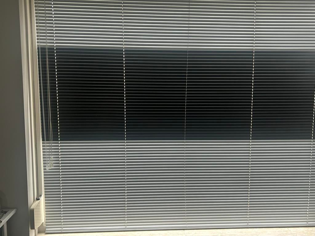 Witte en zwarte aluminium lamellen, Ophalen, Zo goed als nieuw, Zwart
