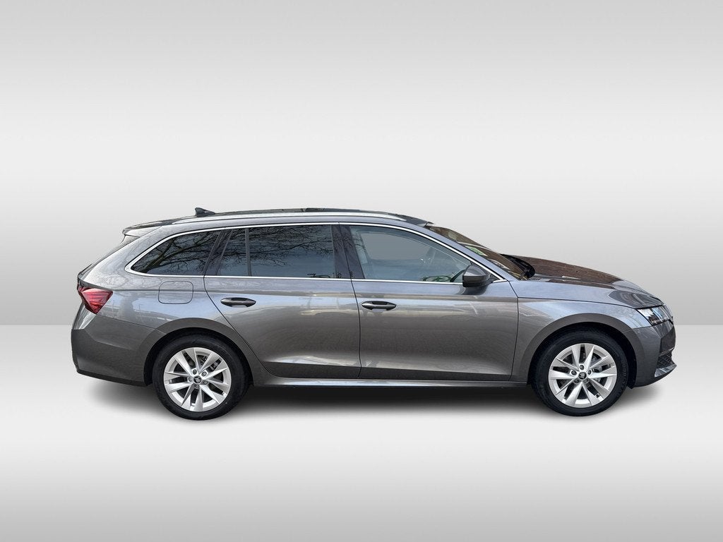Skoda Octavia Combi 1.5 TSI MHEV Sportline Business | voorst, Auto's, Skoda, Stof, Euro 6, 4 cilinders, Grijs
