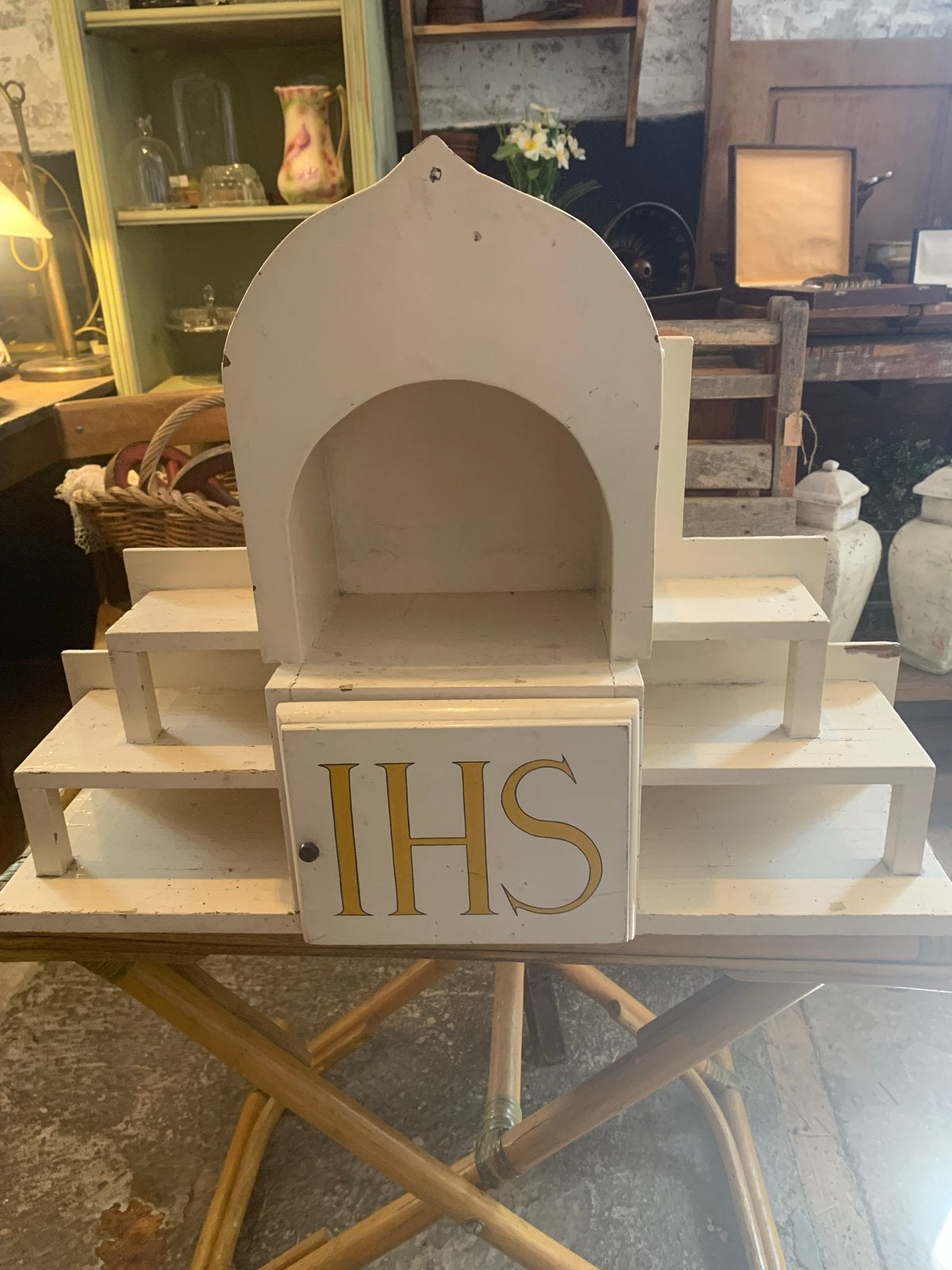 Antiek houten altaar met IHS-symbool, Ophalen of Verzenden