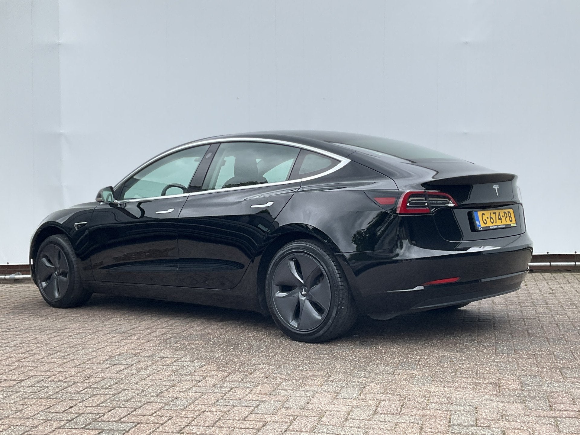 Tesla Model 3 Standard RWD Plus 60 kWh Autopilot Black magic, Auto's, Tesla, Automaat, Achterwielaandrijving, Gebruikt, Zwart